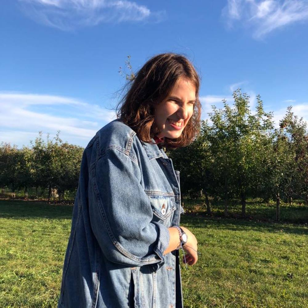 Meet your Posher, Julia